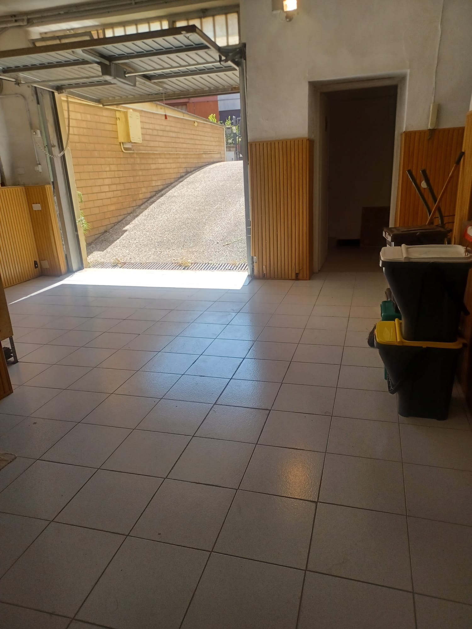 GARAGE
