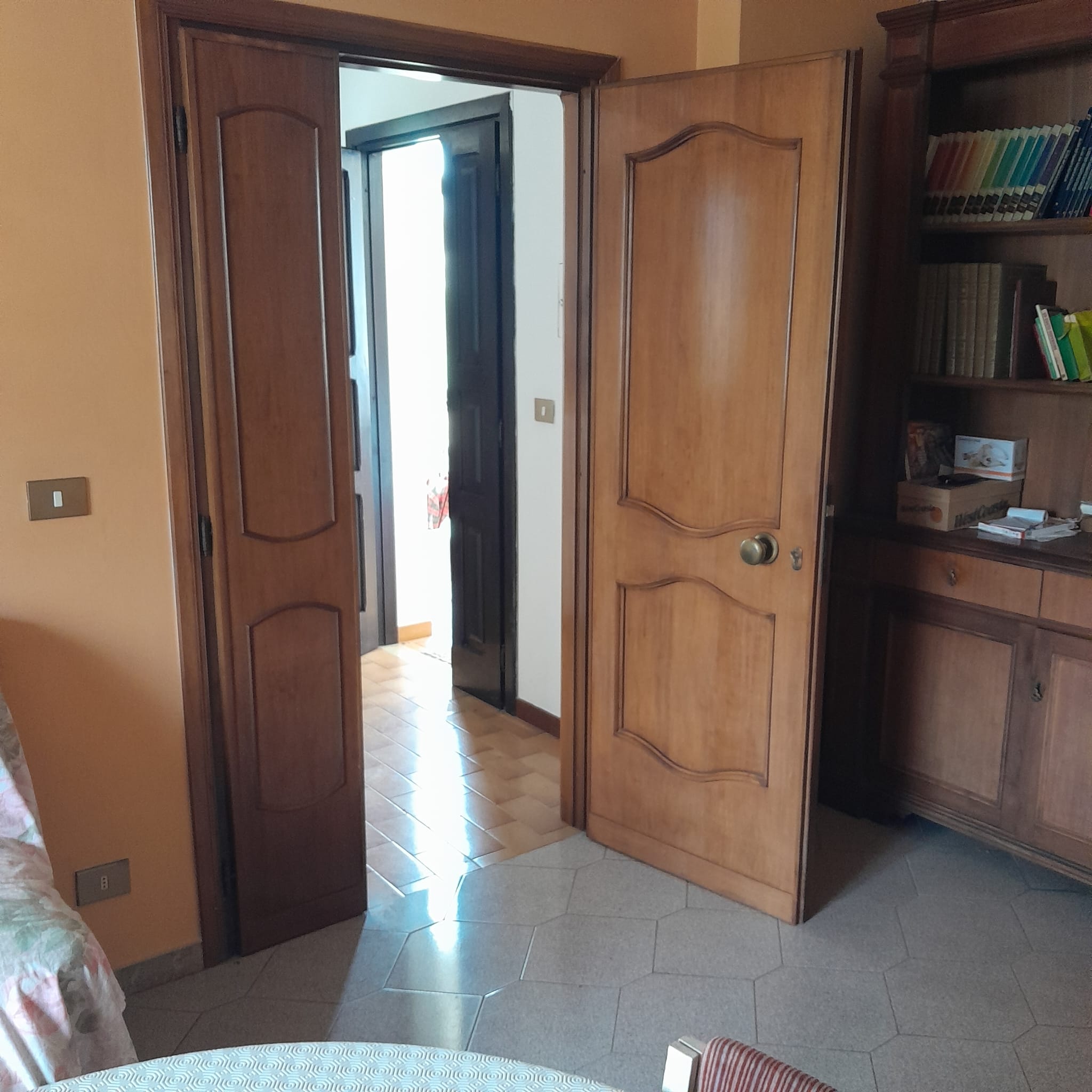 0 , 8 Stanze Stanze,0,Villa,In vendita,0,1085
